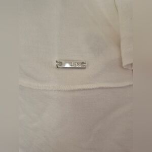 Jones New York- Womans White Oversized Longer Shirt With Raw Edging